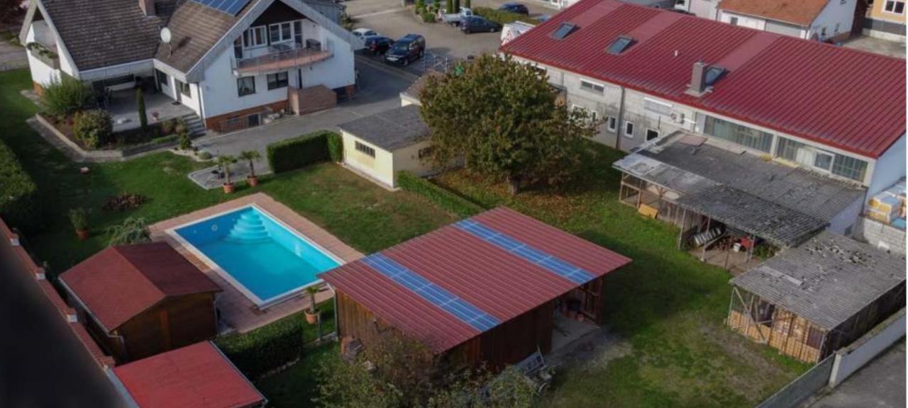 Ferienwohnungen Zur Elz - Traumhafte 160 Qm Wohnung Mit Pool Und Garten Naehe Des Europaparks Kappel-Grafenhausen Buitenkant foto